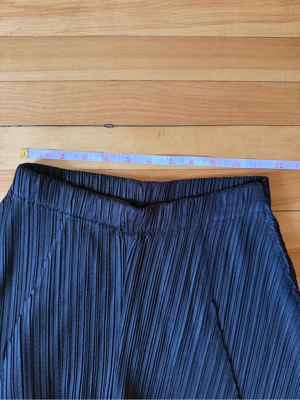 Issye Miyake | Pleated Culottes - Picture 3 of 5